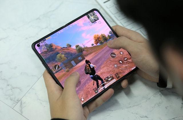 和平精英腾讯模拟器辅助【山猫单范围】天卡 支持新赛季 无后座 范围伤害 子弹追踪